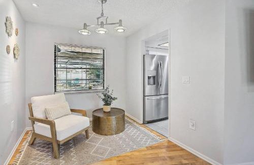 Whitfield House | The Luxe Oasis