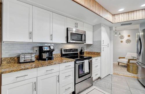 Whitfield House | The Luxe Oasis