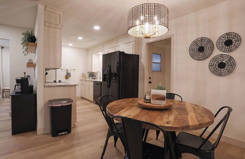 Bowie House | The Luxe Raider 6 Bedroom