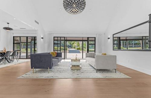 Manurewa House | The Luxe Retreat