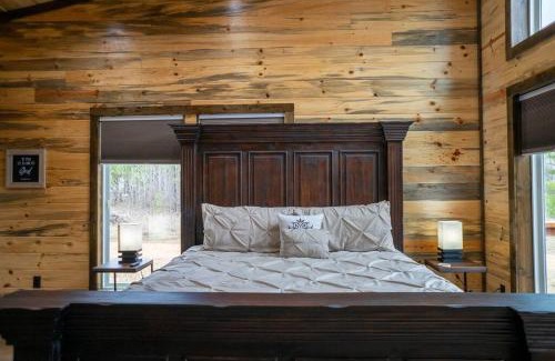 Broken Bow House | The Luxurious - River Ranch - Cabin Sleeps 9!