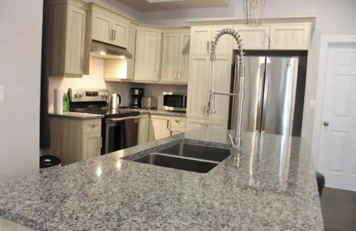 Peterborough House | The Luxury Inn - Home For A Perfect Stay for 4!