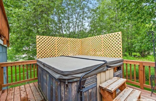 Old Seward - Oceanview Apartment | The Luxury Loft in Anchorage