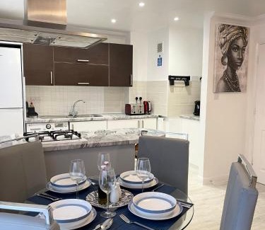Alibon Apartment | The Madison Apartment