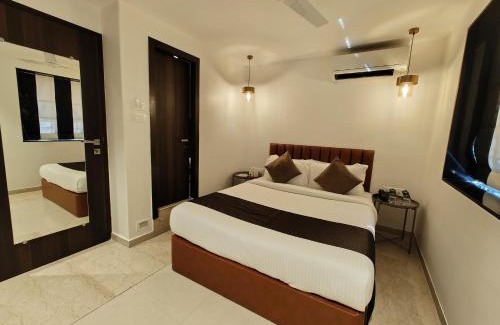 Wellington Pier Hotel | The Majlis Hotel - Colaba Mumbai