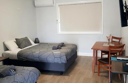 Bourke Hotel | The Major Mitchell Motel