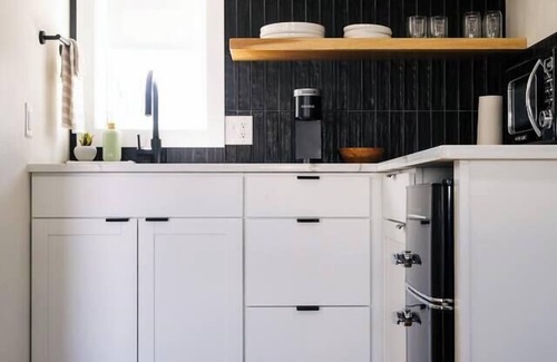 Chambersburg Apartment | The Mane & Co - No. 1