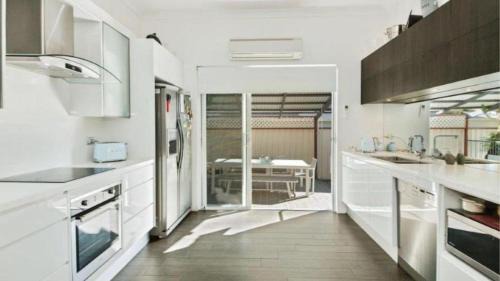 The Entrance House | The Manning Pool House