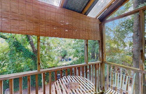 Beach Institute Apartment | The Manor at Forsyth Gardens