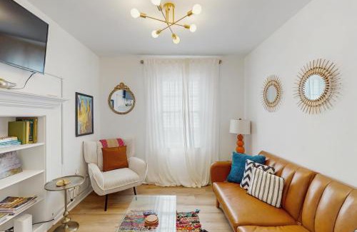 Beach Institute Apartment | The Manor at Forsyth Gardens