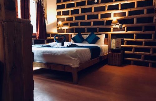 Belatal Hotel | The Manu Emerald # farmHouse # top selling cottage in manali # peaceful heritage cozy stay # lawn with bonfire # most awarded