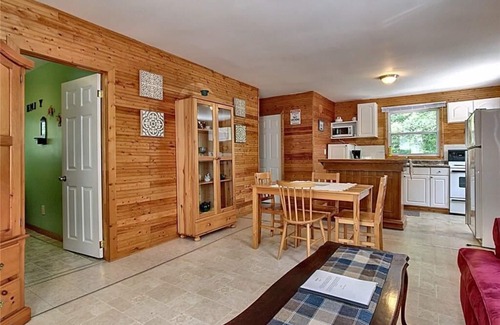 Arden Cottage | The Maple cottage in Lake O' Lakes