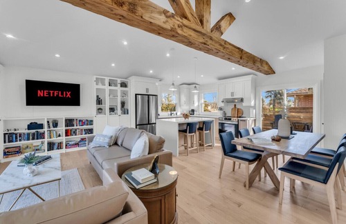 Burlington House | The Maple Tree: Luxury Family Home