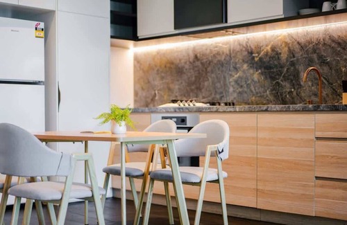 West Melbourne Apartment | The Marker - Trendy Executive CBD Apt with parking
