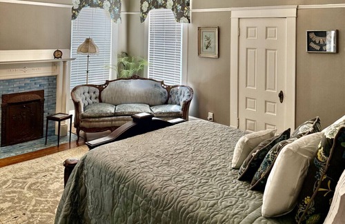 Guthrie Bed & Breakfast | The Martha Dale at The Judges Chambers