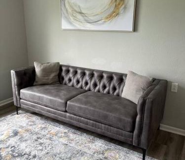 Hamilton Apartment | The Mary Lou - 2 Bedroom Apt in Quilt Town, USA