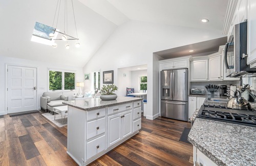 Mattituck House | The Mattituck Hideaway/Luxurious Wine Country Retreat