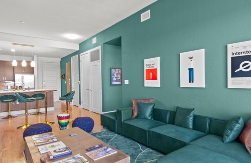 West End Apartment | The McConaughey Flat Downtown ATX 1BR/1BA
