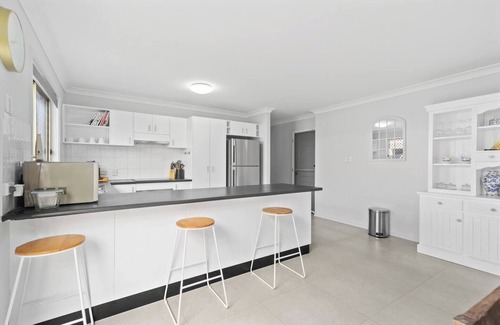 Upper Coomera House | The Meadows: A Homestead-style Family Delight