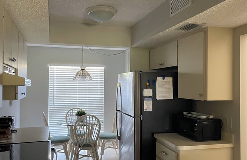 The Meadows Condo | The Meadows Country Club 2 bedroom & 2 bath 1st floor condo.