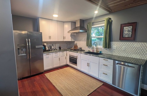 Allied Gardens House | The Menagerie - Privacy Close to the Beach