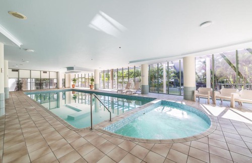 Main Beach Apartment | The Meriton Apartments on Main Beach