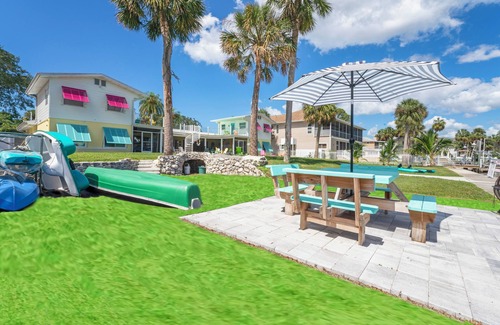 New Port Richey Estates House | The Mermaid Studio