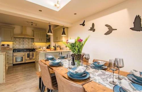 Worth House | The Merriment