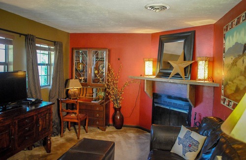 Palisades Bed & Breakfast | The Mesquite Cabin at Starlight Canyon Bed & Breakfast
