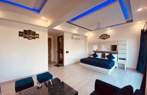 Sector 27 Hotel | The Metro Stay by ASPL