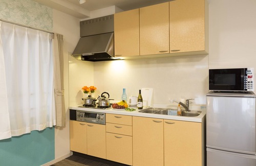 Sumiyoshi Apartment | The Metropolitan