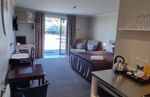 Oamaru Hotel | The Mews Oamaru