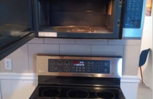 Johnston Apartment | The Mid-Level at Centerdale Village 4 bedroom APT w/parkingnnnnn