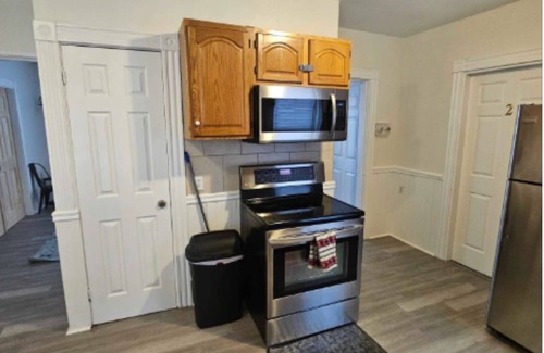 Johnston Apartment | The Mid-Level at Centerdale Village 4 bedroom APT w/parkingnnnnn