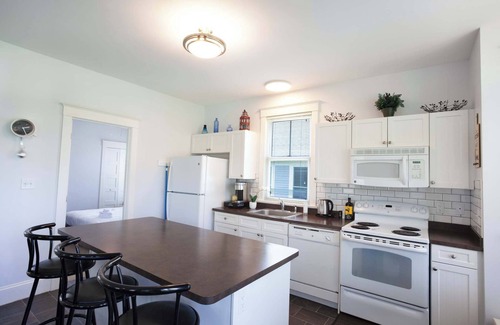 Cherry Valley House | The Milkweed - 18 Meadow View