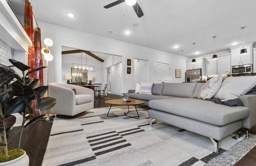 Fayetteville House | The Millsap - Walk to Centennial Park