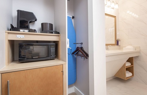 Millbrae Hotel | The Millwood - A Boutique Hotel