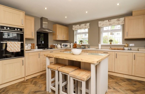 Todmorden House | THE MILNE, pet friendly, with a garden in Todmorden