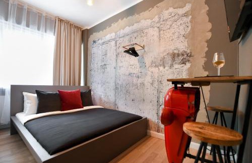 Bucharest City-Centre Apartment | THE MINI INDUSTRIAL. Small Magheru Studio