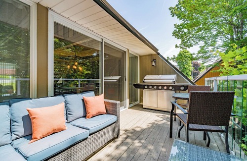 Beaupre Ski Chalet | The Misco | Family Chalet | Mont-Ste-Anne | Pool-Nature-BBQ
