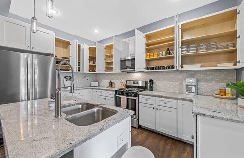 Tower Grove East House | The Modern Family Retreat/ABODEbucks