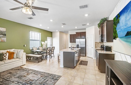 Seffner Community Alliance House | The Modern Muse, A Tampa Retreat