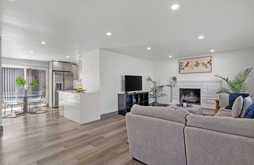 West Valley City House | " The Modern Nest “5-bedroom 2 full bath house near Salt Lake Downtown AC, WiFi