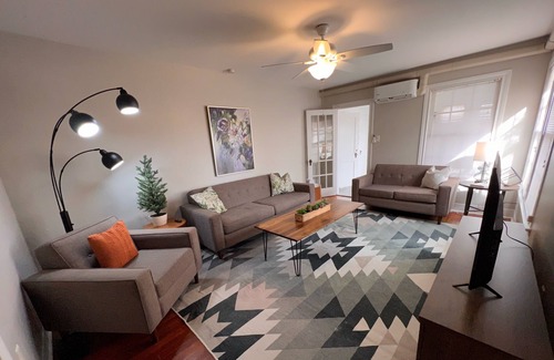 Nacogdoches House | The Modern Oak is 1.5 blks to SFA and a few blocks from Downtown Nacogdoches