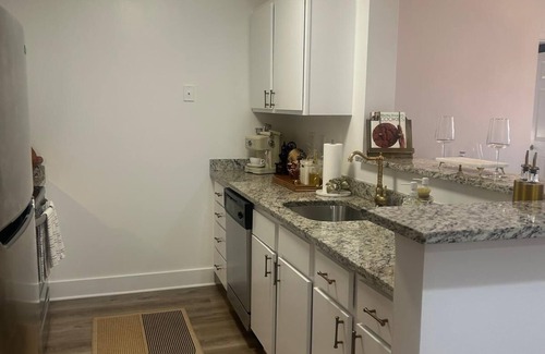 Downtown Apartment | The Monroe | Elegant 2BR/2BA Downtown Stamford | Designed by Lavish & Live