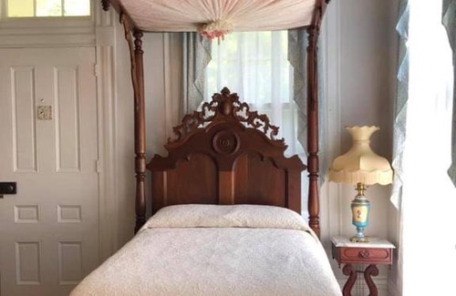 Starkville Bed & Breakfast | The Montgomery B&B