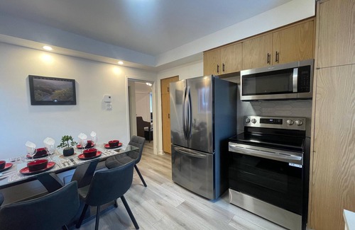 Cote-Des-Neiges—Notre-Dame-De-Grace Apartment | The Montreal Luxe Retreat