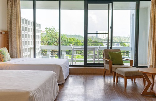 Maeganeku Hotel | THE MOON BEACH MUSEUM RESORT