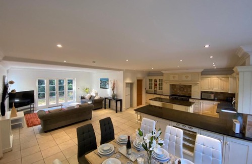 Canford Cliffs Villa | The Moondance Villa A stunning Italian styled mansion near Sandbanks