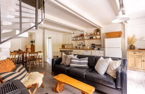 Sunshine Valley Cabin | The Moosewood - Sunshine Valley Retreat